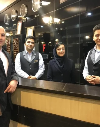 عکس پنجم مدیر مدرن در هتل فرهنگ و هنر مشهد